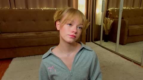 Snapshot of jewellhogan chatting on January 16, 2026, 8:29 am Gwen online show from January 16, 2026, 8:29 am