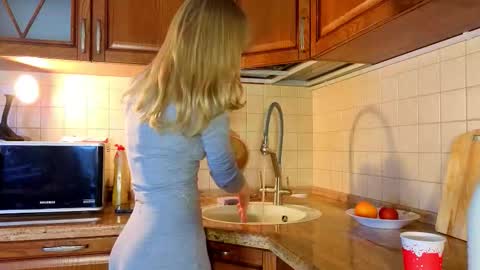 Snapshot of jewellhogan chatting on February 7, 2026, 9:57 am Gwen online show from February 7, 2026, 9:57 am