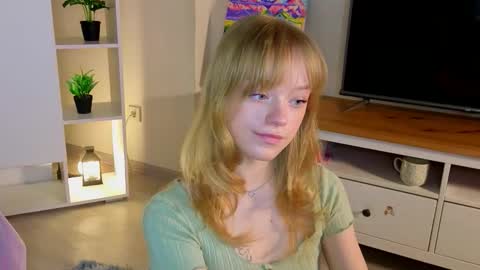 Snapshot of jewellhogan chatting on February 25, 2026, 8:18 pm Gwen online show from February 25, 2026, 8:18 pm