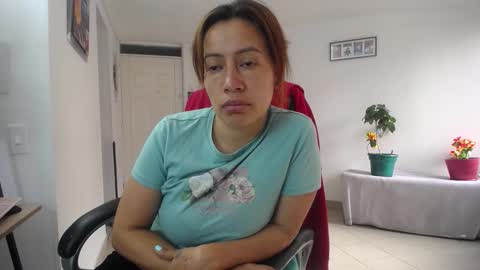 Snapshot of jezabel_purple chatting on January 6, 2026, 4:43 pm Camila online show from January 6, 2026, 4:43 pm