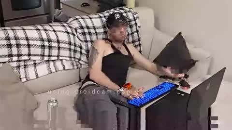 Snapshot of jf12334 chatting on December 5, 2025, 7:06 am NedeledeN online show from December 5, 2025, 7:06 am