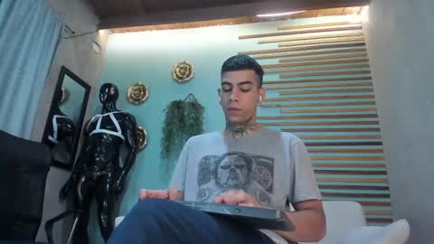 Snapshot of jharol_cardona chatting on January 11, 2026, 11:04 am Jharol online show from January 11, 2026, 11:04 am