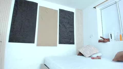 jheremy_wen online show from November 17, 2025, 7:19 pm