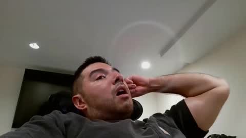 jhincorre1234 online show from October 13, 2025, 6:41 pm