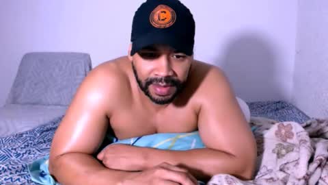 En moreno online show from November 11, 2025, 10:43 pm