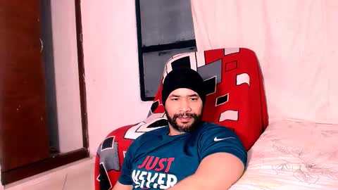 En moreno online show from November 14, 2025, 11:02 pm