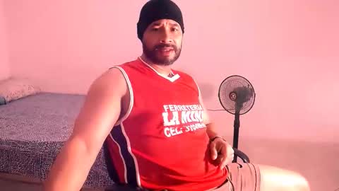 En moreno online show from November 17, 2025, 12:49 am