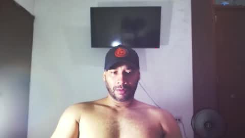 En moreno online show from December 15, 2025, 4:33 pm