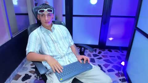 Snapshot of jhoanleandro chatting on February 15, 2025, 4:47 am jhoanleandro online show from February 15, 2025, 4:47 am