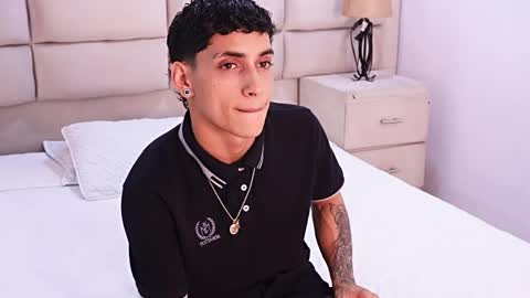 jhoanleandro online show from May 10, 2026, 8:58 pm