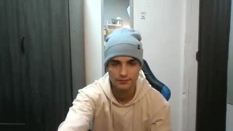 jhon online show from February 9, 2025, 1:55 am