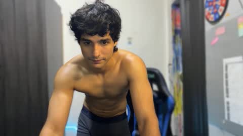 Snapshot of jhon_2000s chatting on December 21, 2025, 5:09 pm jhon online show from December 21, 2025, 5:09 pm