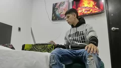 Snapshot of jhongrey2 chatting on January 19, 2025, 2:57 am jhon online show from January 19, 2025, 2:57 am