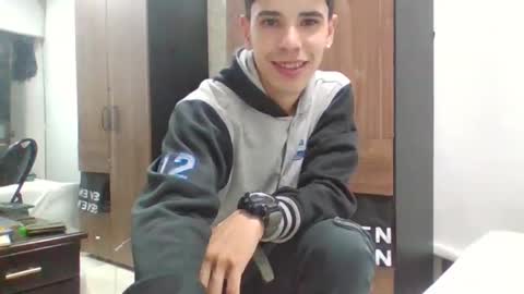Snapshot of jhongrey2 chatting on March 2, 2025, 12:20 am jhon online show from March 2, 2025, 12:20 am