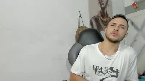 jhonny online show from January 22, 2025, 4:02 am