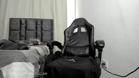 Snapshot of jhonny_macallan chatting on February 8, 2026, 10:13 pm Jhonaiker online show from February 8, 2026, 10:13 pm