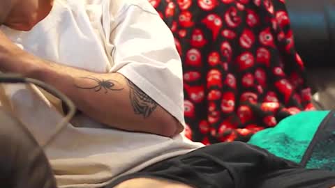 Snapshot of jhonnygoldendick chatting on September 21, 2025, 11:39 pm jhonnygoldendick online show from September 21, 2025, 11:39 pm