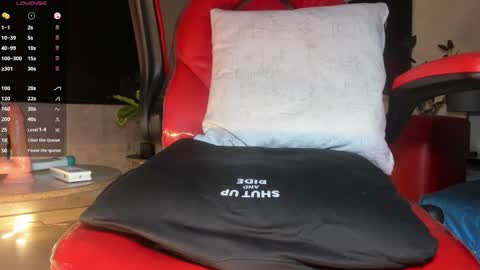 Snapshot of jhonymiller chatting on February 10, 2026, 10:25 pm jhonymiller online show from February 10, 2026, 10:25 pm