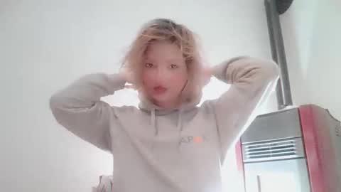 Anya online show from October 31, 2025, 4:57 am