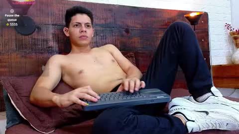 jhosuavega online show from November 7, 2025, 11:49 pm