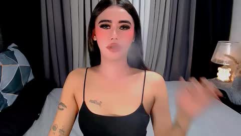 jhuliana_and_charles_room online show from December 2, 2025, 3:45 am