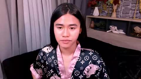 jhuliana_and_charles_room online show from March 9, 2026, 6:56 pm