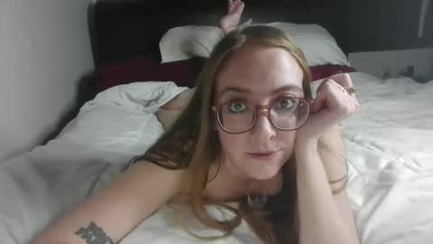 jilliangiselle online show from April 30, 2026, 4:41 am
