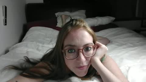 jilliangiselle online show from June 23, 2026, 4:43 am