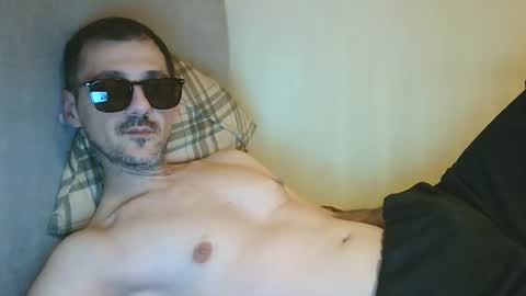 Snapshot of jimboyxxx00 chatting on November 28, 2025, 11:40 pm jimboyxxx00 online show from November 28, 2025, 11:40 pm