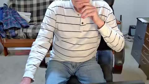 Snapshot of jimmy_d47 chatting on December 20, 2024, 6:02 pm jimmy_d47 online show from December 20, 2024, 6:02 pm