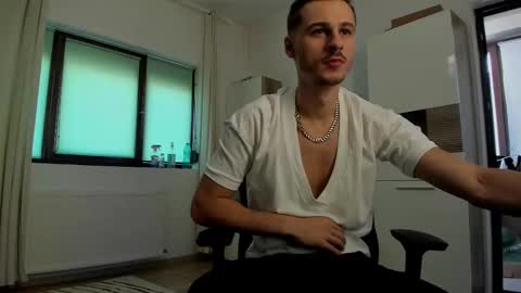 AlphaJimmy online show from September 15, 2025, 12:16 pm