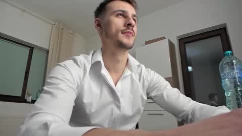 AlphaJimmy online show from October 17, 2025, 4:31 pm