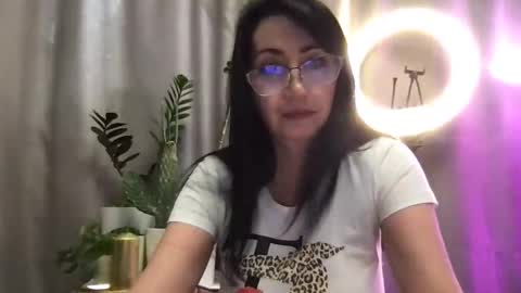 jinaluv online show from May 16, 2026, 3:22 pm