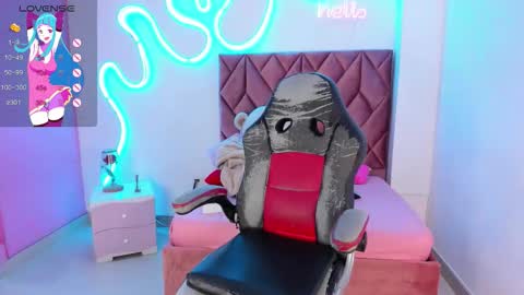 kim online show from December 1, 2025, 12:43 pm