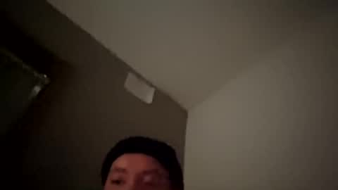 Snapshot of jizzle192 chatting on December 5, 2025, 7:39 am jizzle192 online show from December 5, 2025, 7:39 am