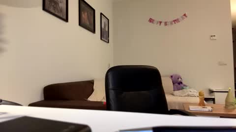 jjd8 online show from November 15, 2025, 9:54 pm