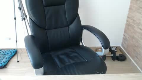 Snapshot of jjrod91 chatting on October 1, 2025, 4:13 pm Jon online show from October 1, 2025, 4:13 pm