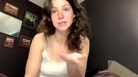 Snapshot of jlynn1997 chatting on April 13, 2026, 1:49 pm jlynn1997 online show from April 13, 2026, 1:49 pm
