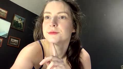 Snapshot of jlynn1997 chatting on April 15, 2026, 2:35 pm jlynn1997 online show from April 15, 2026, 2:35 pm