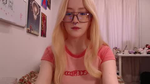 Snapshot of joan_kiss chatting on October 24, 2025, 9:28 am joan_kiss online show from October 24, 2025, 9:28 am