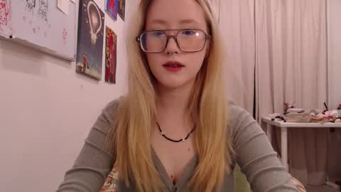 Snapshot of joan_kiss chatting on November 8, 2025, 7:45 pm joan_kiss online show from November 8, 2025, 7:45 pm