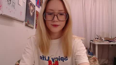 Snapshot of joan_kiss chatting on November 28, 2025, 9:12 am joan_kiss online show from November 28, 2025, 9:12 am