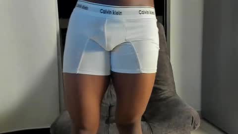 JOAN SAENZ online show from January 4, 2025, 12:37 am