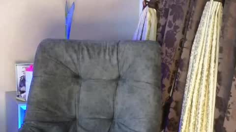 JOAN SAENZ online show from October 31, 2025, 2:34 am