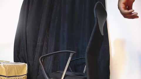 joan_silva online show from November 28, 2025, 1:36 pm