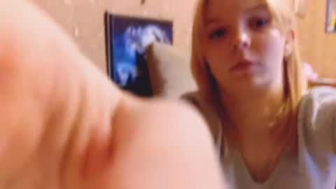 Snapshot of joannieherzberg chatting on October 16, 2025, 7:15 pm Mila online show from October 16, 2025, 7:15 pm