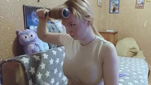 Snapshot of joannieherzberg chatting on October 18, 2025, 10:05 am Mila online show from October 18, 2025, 10:05 am