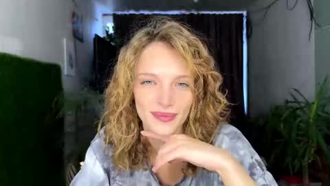 Snapshot of joanniemcgrapth chatting on January 12, 2026, 9:58 am MONICA online show from January 12, 2026, 9:58 am