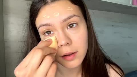 Mila online show from April 9, 2026, 9:36 am