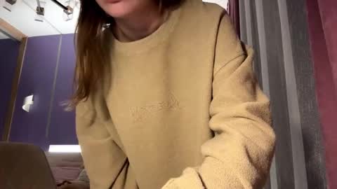 Snapshot of jodyallenson chatting on December 19, 2025, 2:35 pm Lina online show from December 19, 2025, 2:35 pm